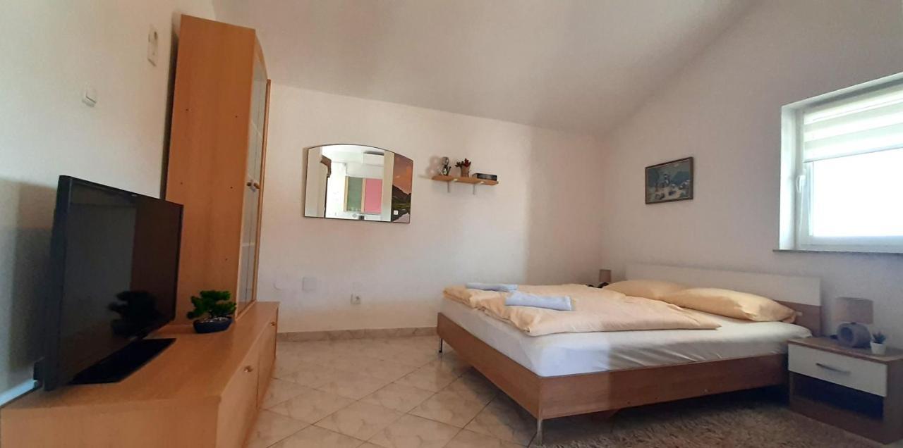 Apartments Hajl 크르크 외부 사진
