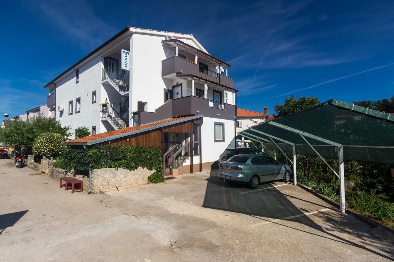 Apartments Hajl 크르크 외부 사진