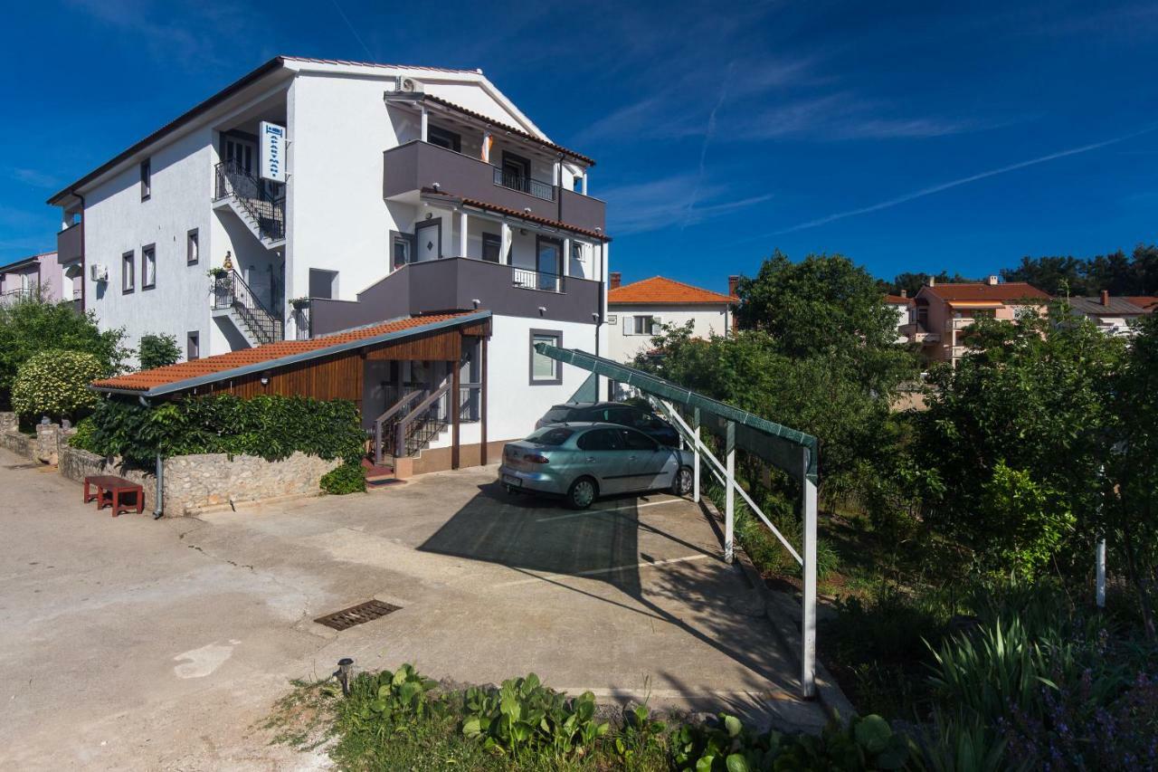 Apartments Hajl 크르크 외부 사진